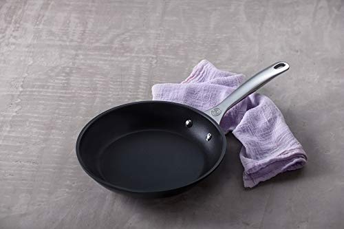 Le Creuset Toughened Nonstick PRO Fry Pan, 8" M38253