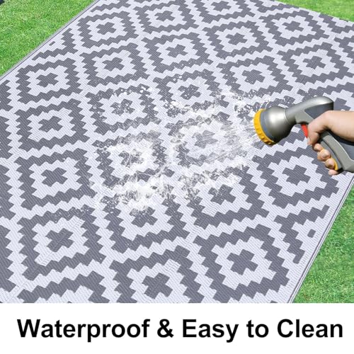 Smiry Waterproof Outdoor Rug 5x8 ft, Reversible Plastic Straw Patio Mat, Black & Beige P20186