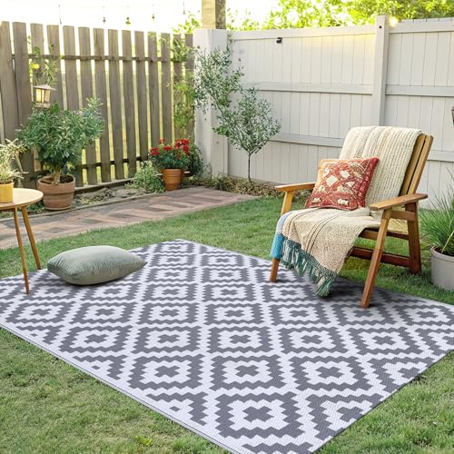 Smiry Waterproof Outdoor Rug 5x8 ft, Reversible Plastic Straw Patio Mat, Black & Beige P20186