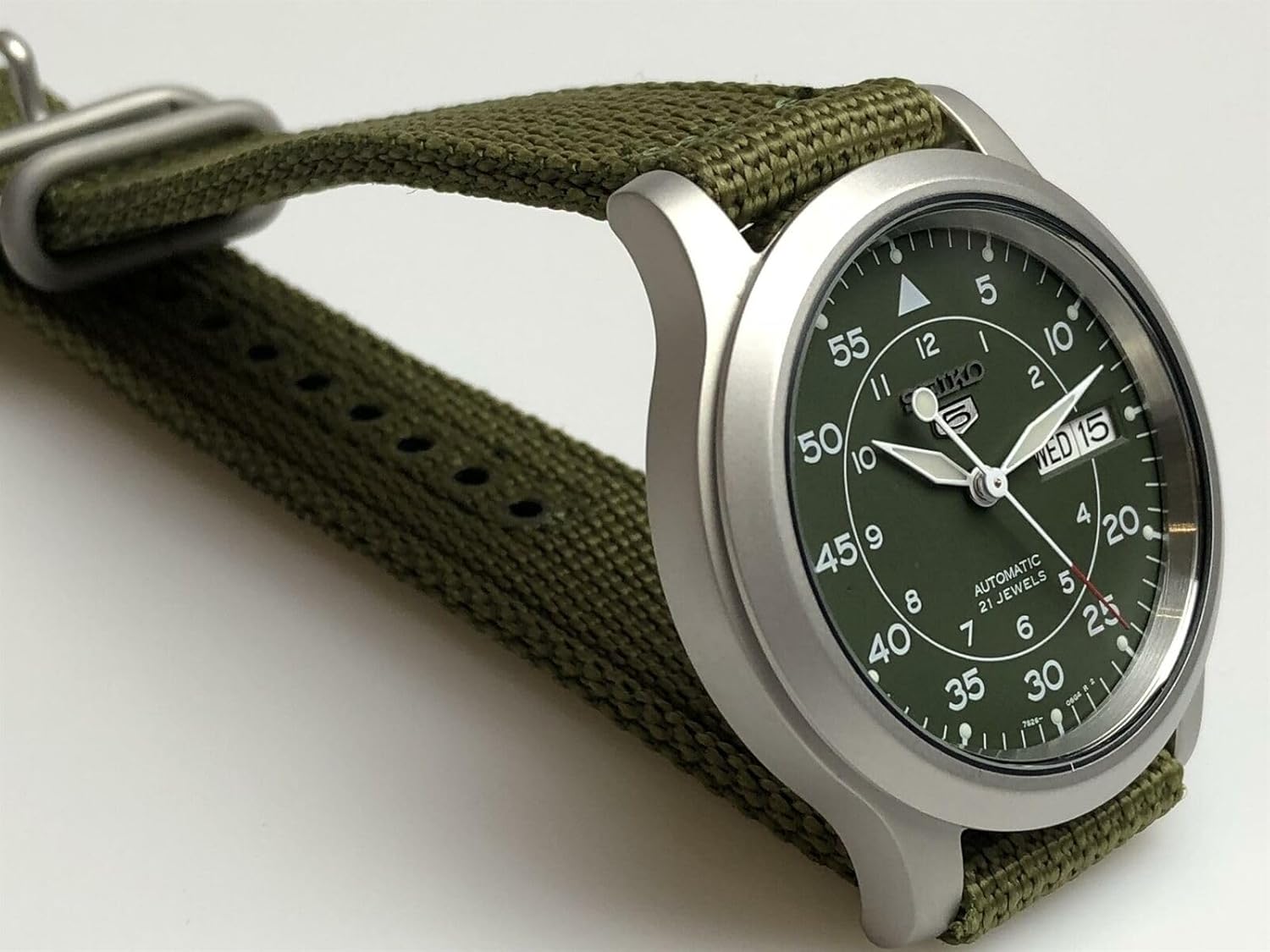 SEIKO 5 Men's Automatic Stainless Steel Watch with Green Canvas O3901
