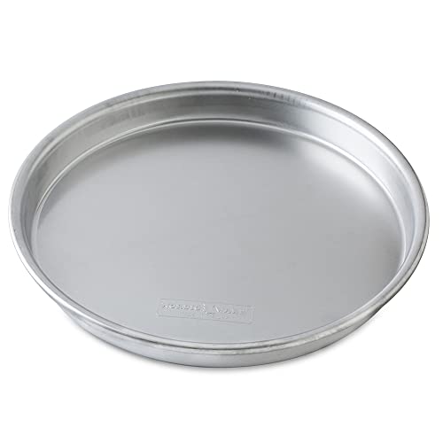 Nordic Ware Naturals High Dome Covered Pie Pan