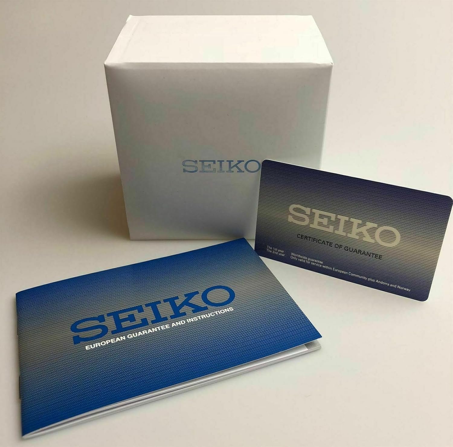 SEIKO 5 Men's Automatic Stainless Steel Watch with Green Canvas O3901